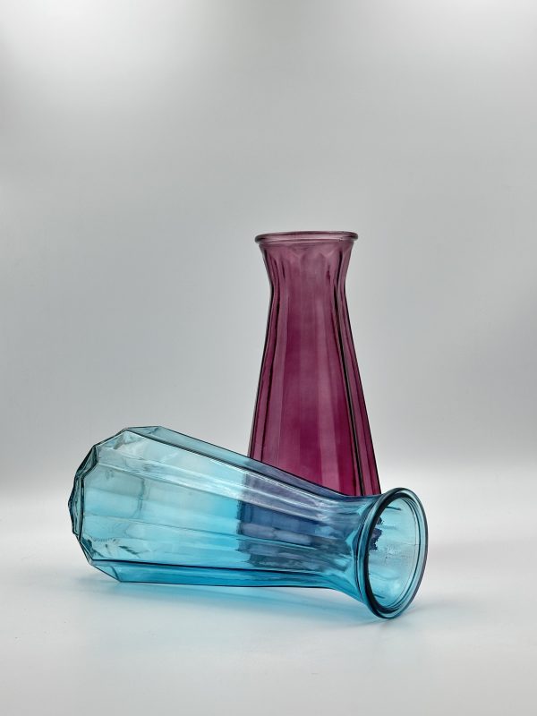 Elegant Glass Flower Vase - Image 2