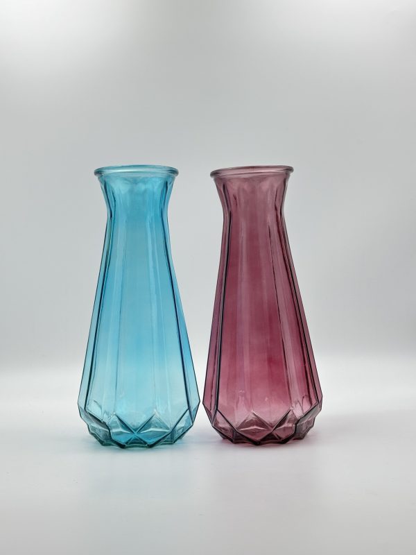 Elegant Glass Flower Vase - Image 3