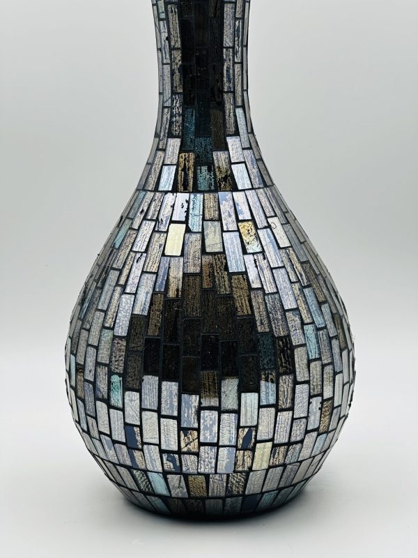 Black & Blue Mosaic Glass Vase – Elegant Handcrafted Décor - Image 2