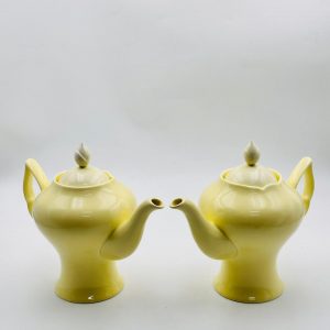 Elegant Glossy Ceramic Teapot – Yellow
